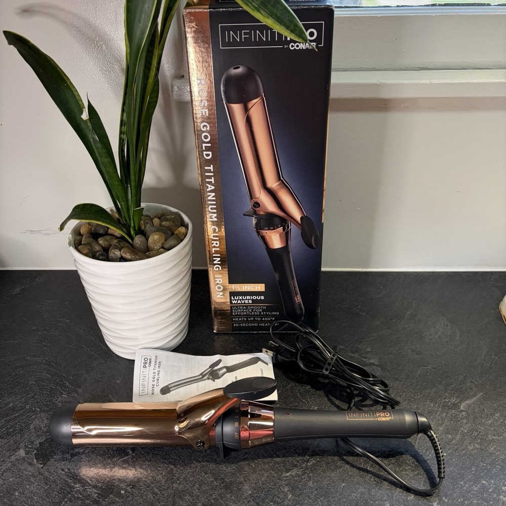 Conair Infiniti Pro Rose Gold Titanium Curling Iron‎ Wand 1 1/2" Never Used